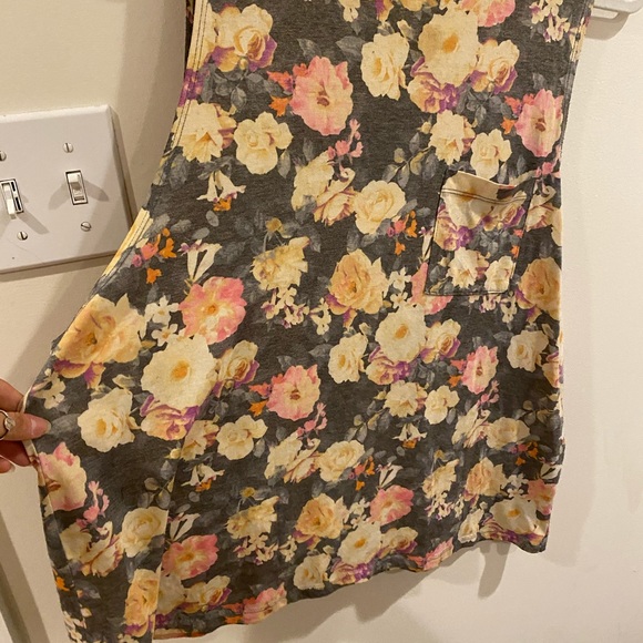 Floral muscle tee - Picture 4 of 5